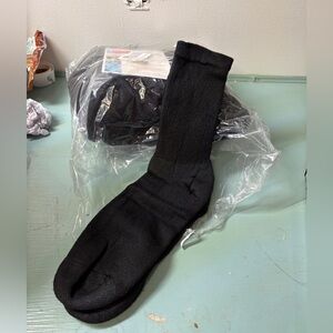 Hanes Classic Black Men's crew Socks ~ 12 pack ~ Size 6-12